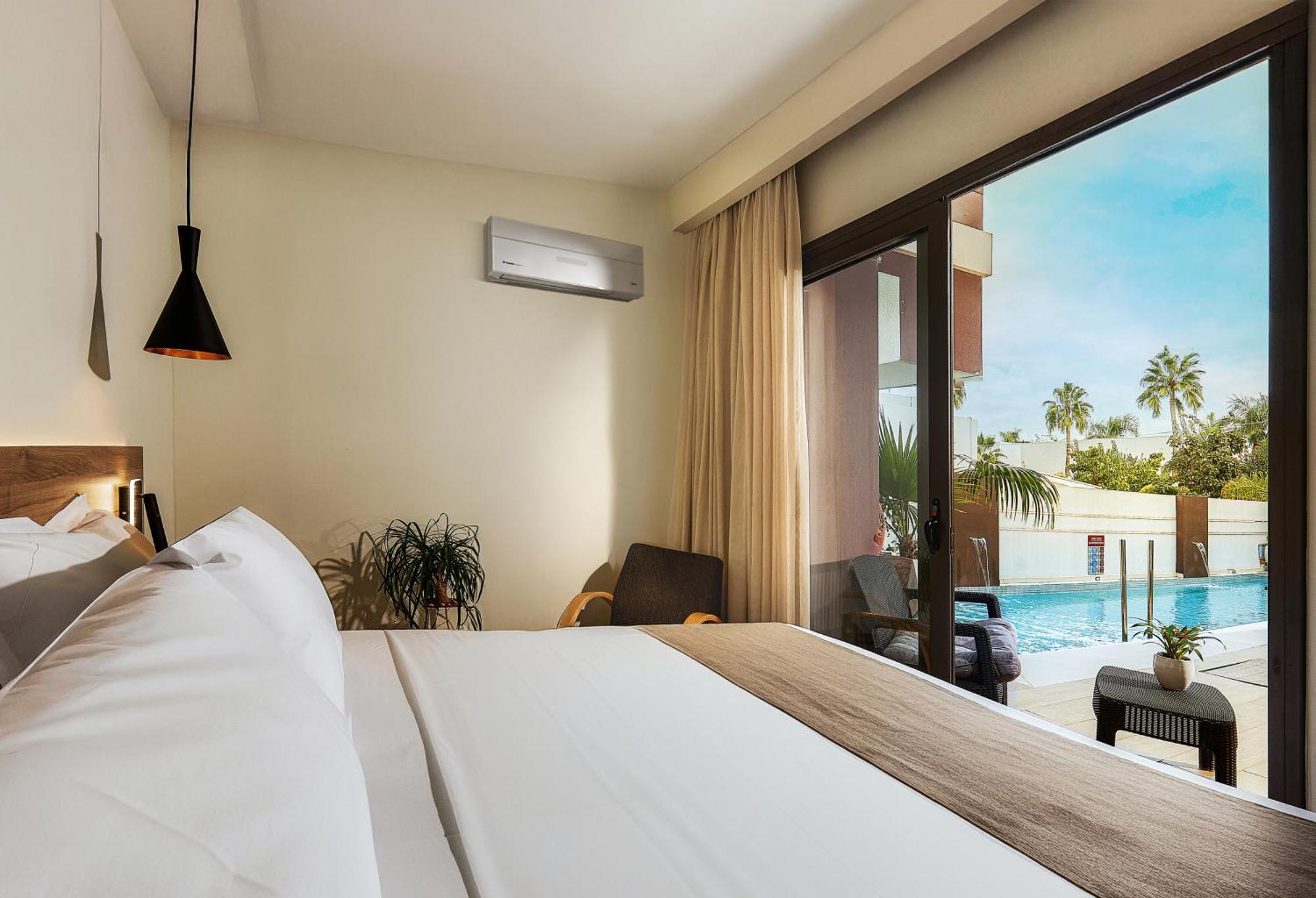 Two Bedroom Apartment Sharing Pool,1722919345:JPEG